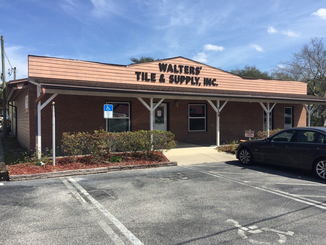 Storefront Retail Space For Lease: 334 Parkridge Ave, Orange Park, FL 32065